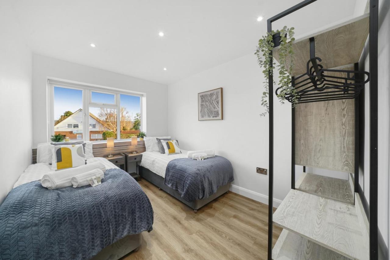 Modern Bungalow In Maidstone Sleeps 5 With Free Parking Exterior foto