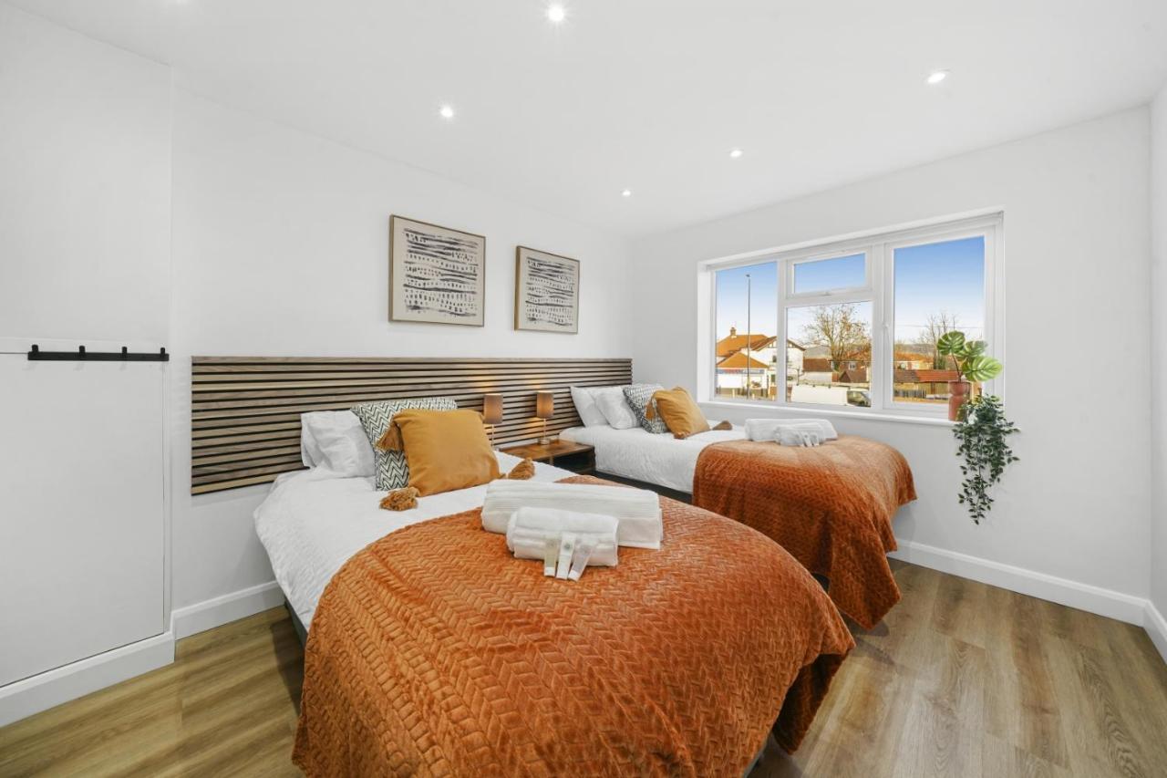 Modern Bungalow In Maidstone Sleeps 5 With Free Parking Exterior foto