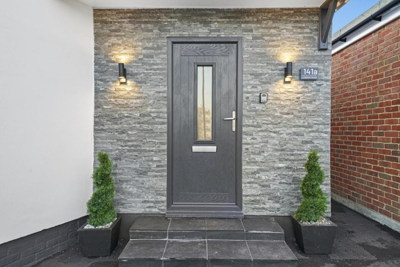 Modern Bungalow In Maidstone Sleeps 5 With Free Parking Exterior foto