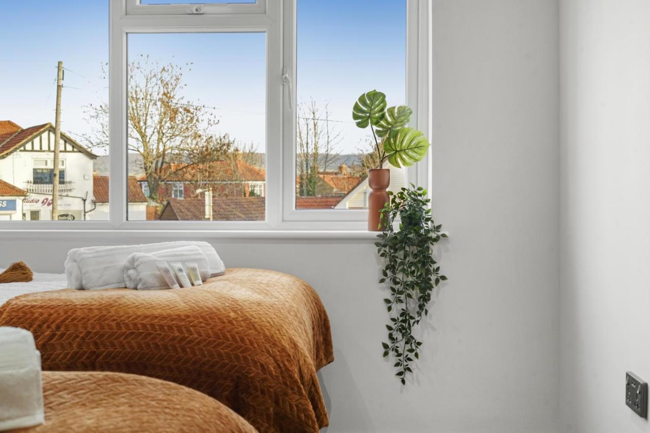 Modern Bungalow In Maidstone Sleeps 5 With Free Parking Exterior foto