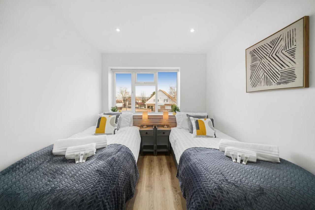 Modern Bungalow In Maidstone Sleeps 5 With Free Parking Exterior foto